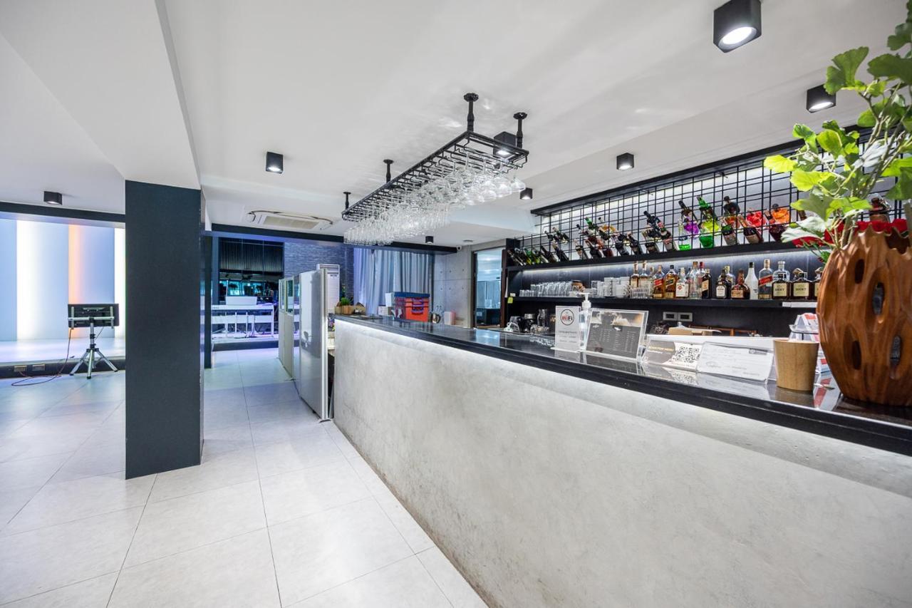 Loft Bangkok Hotel - SHA Extra Plus Kültér fotó