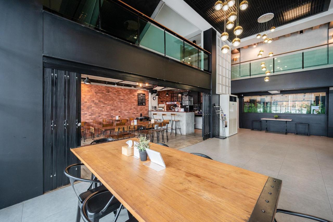 Loft Bangkok Hotel - SHA Extra Plus Kültér fotó